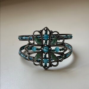 Elegant Silver and Turquoise Bracelet